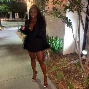 Meet your Posher, Courtney